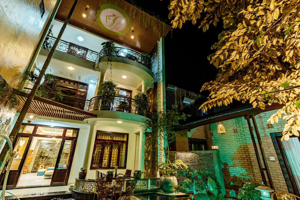 Nana Homestay & Villa Hue Buitenkant foto